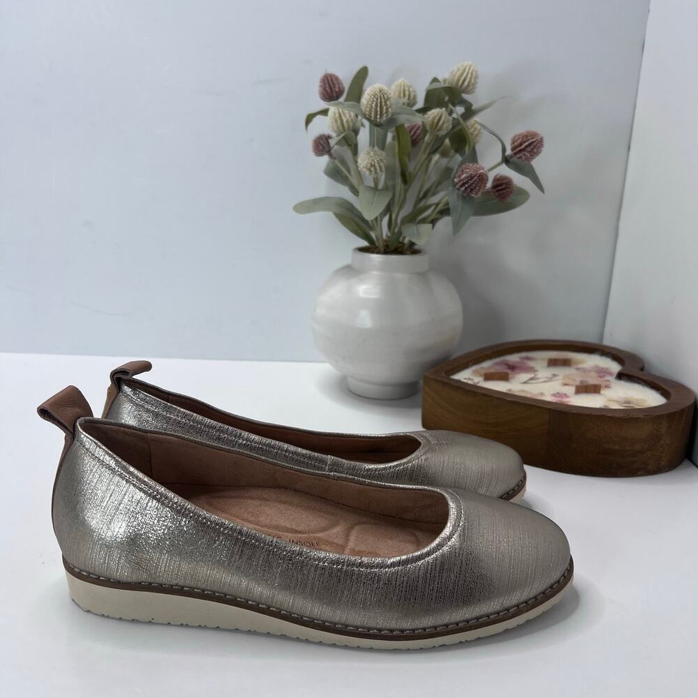 Brioso Emmaline Leather Ballet Flat Metallic Champagne Gold Women's 7M Tried On - Picture 3 of 9